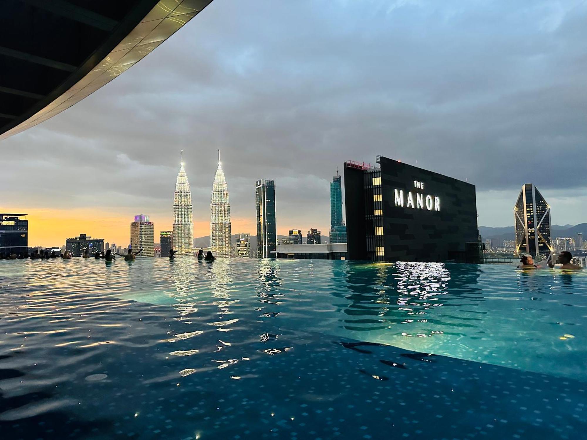 Crystal Suite At Eaton Klcc Куала-Лумпур Экстерьер фото